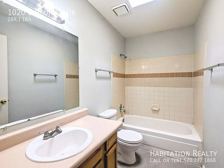1020 E Hedrick Dr — Photo 8