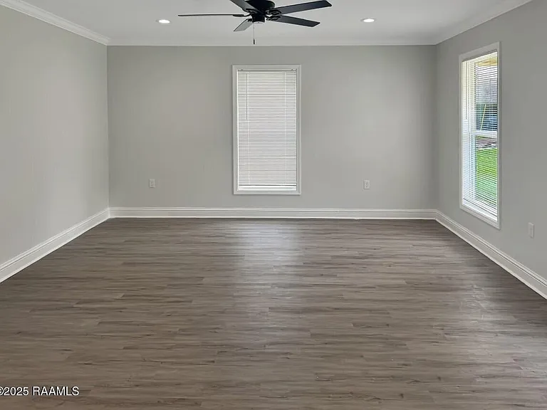 115 Margaret St — Photo 10