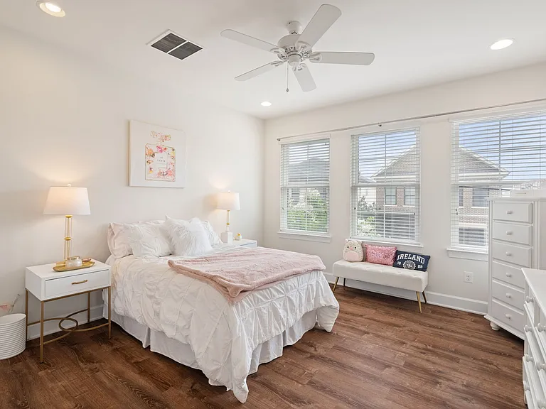 Upper Level Bedroom #2