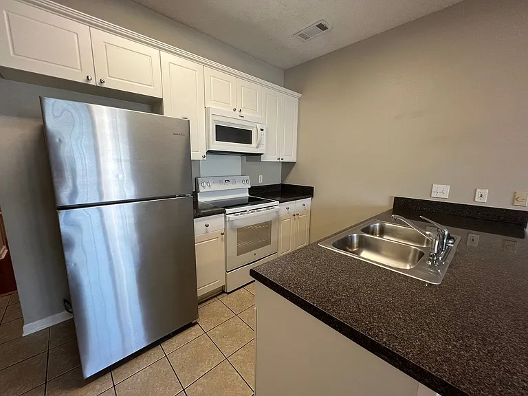 552 Harper Ave #3 — Photo 5