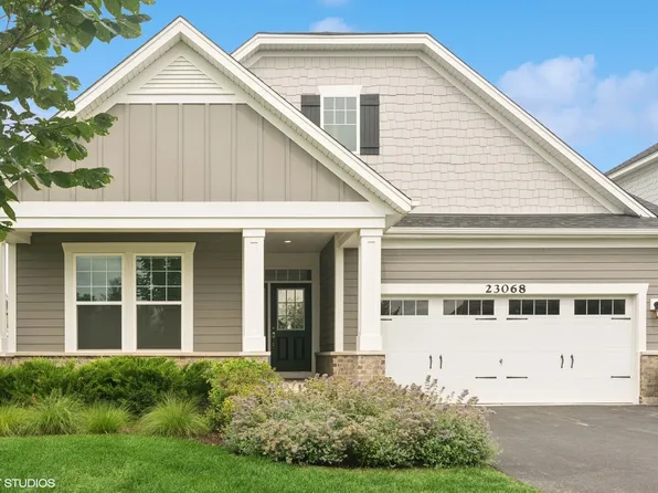 23068 N Pinehurst Dr, Kildeer, IL 60047