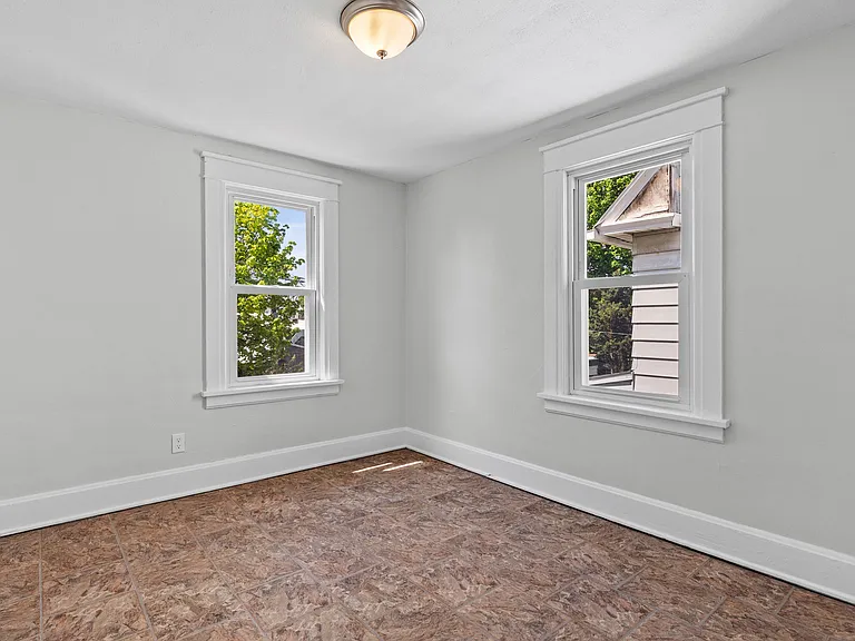 134 W Chestnut St — Photo 11