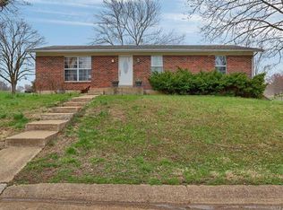 940 Dennis Dr, Washington, MO 63090