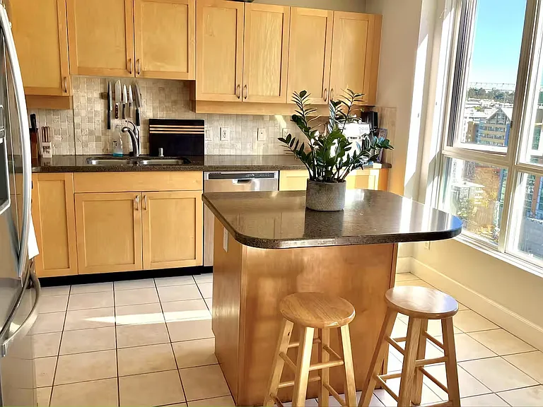 1240 India St #2105 — Photo 4