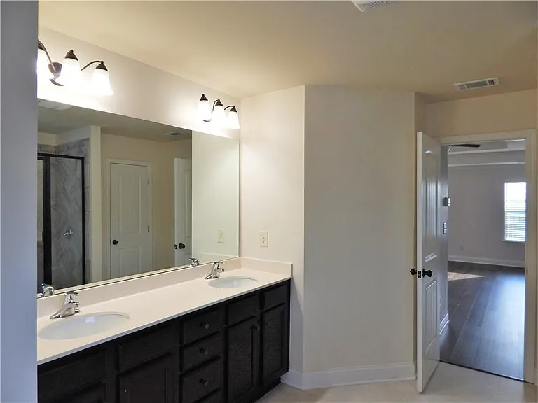 2441 Melton Common Dr — Photo 38