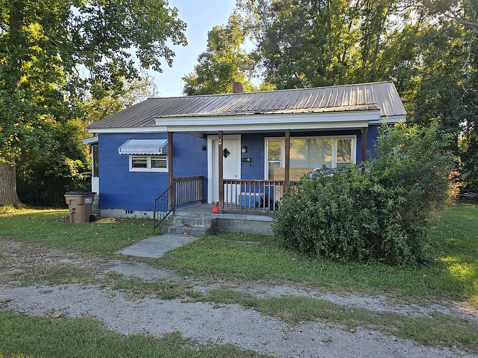 1st image of 72 McQueen St