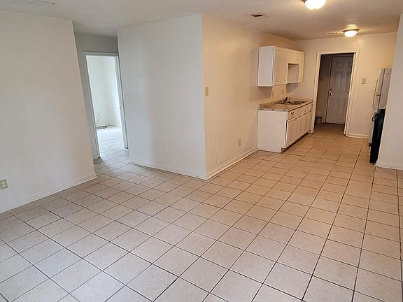 5th image of 7718 Dorsett Dr