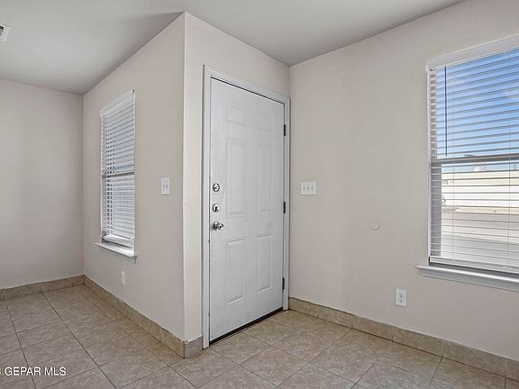 4th image of 220 Cargill St #B
