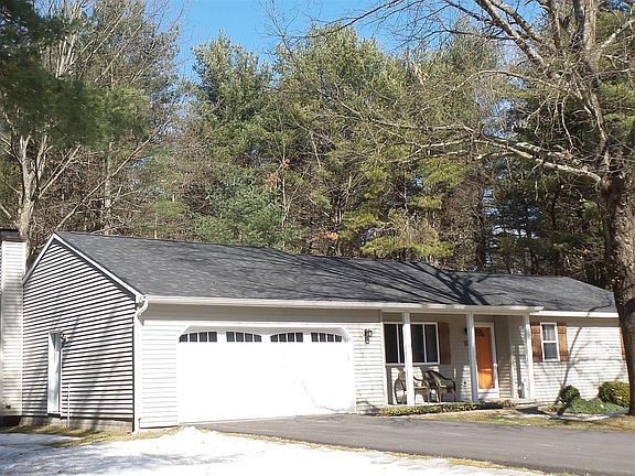 2nd image of 10 Cedar Ln
