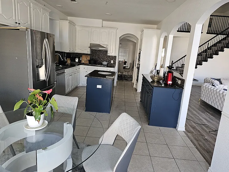5512 Meadow Valley Dr — Photo 2