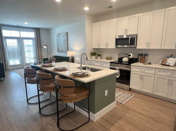 2601 N Main St #3208