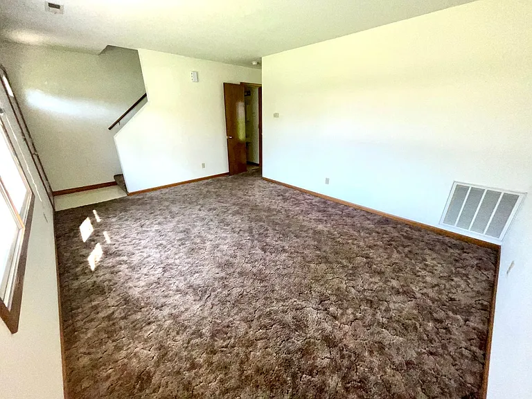4601 W Millbrook Dr — Photo 7
