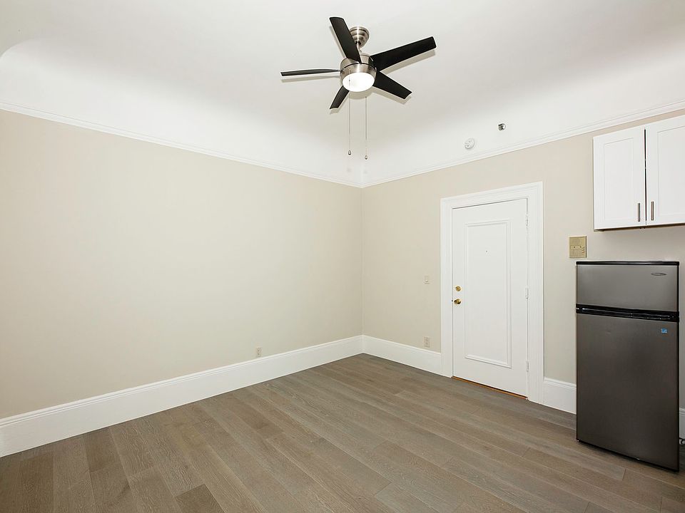 1st image of 2136 Broderick St #16