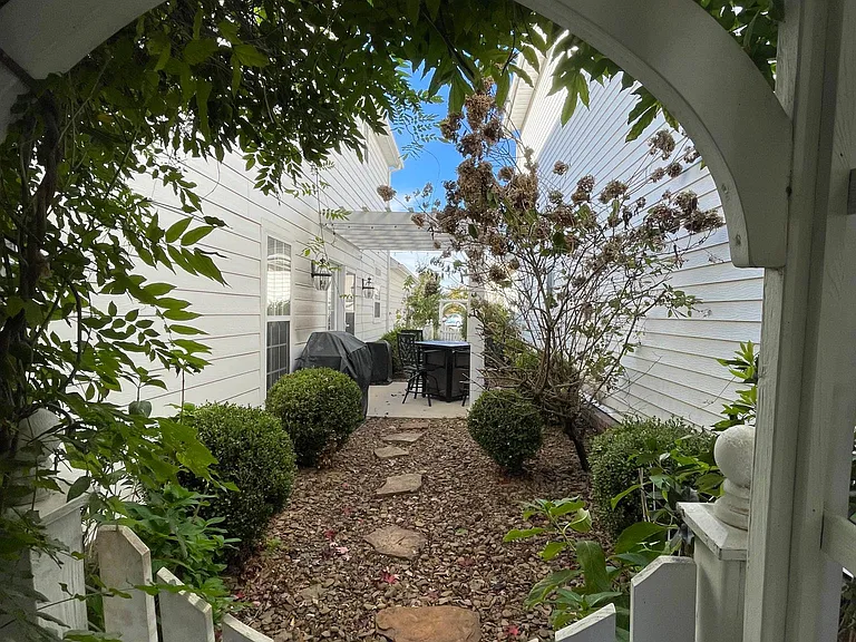 2717 N Whit Ln — Photo 6