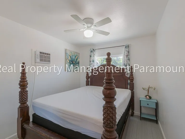 1362 E 61st Street — Photo 11