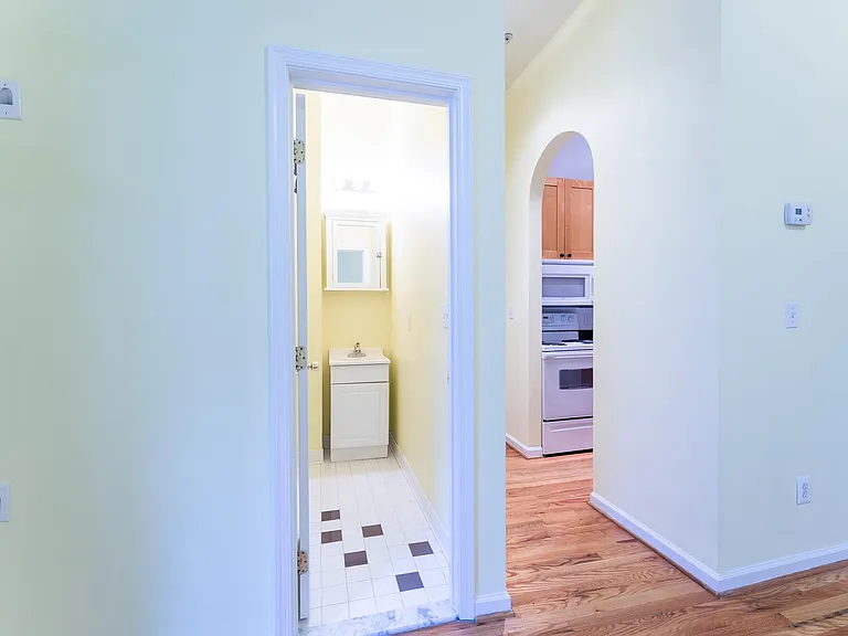 1318 14th St NW #206 — Photo 16