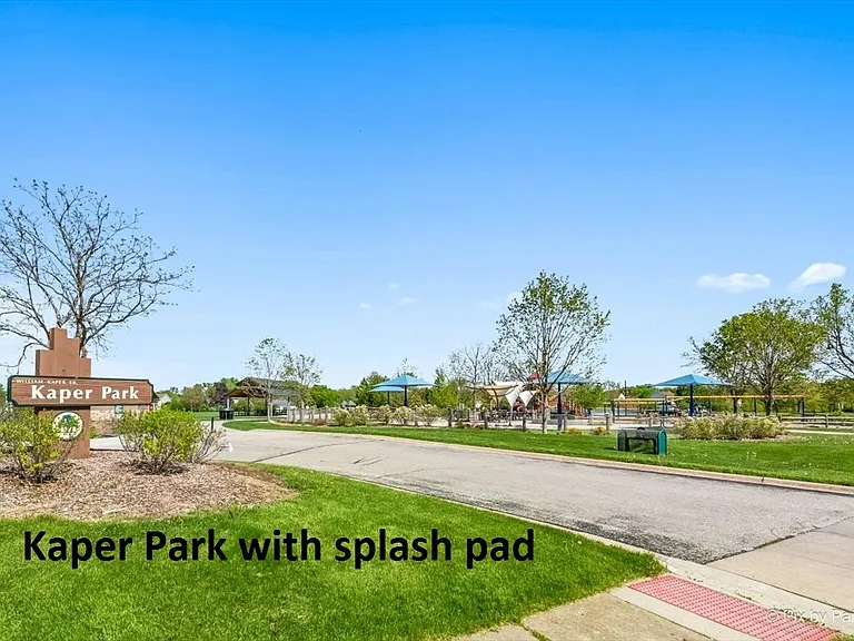 1058 E Danbury Dr — Photo 29