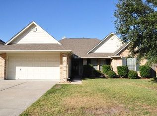 1902 Country Club Cove Dr, Baytown, TX 77521