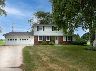 2111 Rebecca Ct, Green Bay, WI 54311