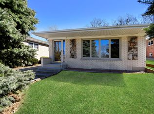 737 McCarthy St, Lemont, IL 60439