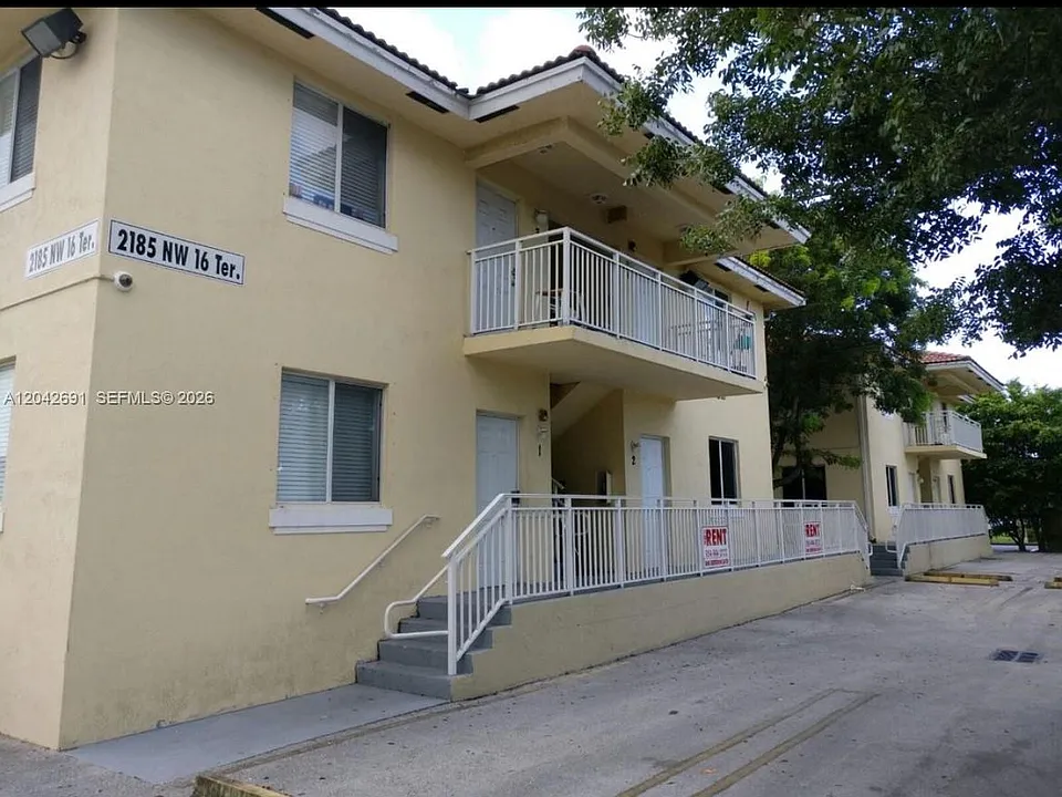 2185 NW 16th Ter #10