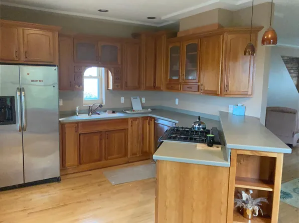 122 E 5th St, Duluth, MN 55805