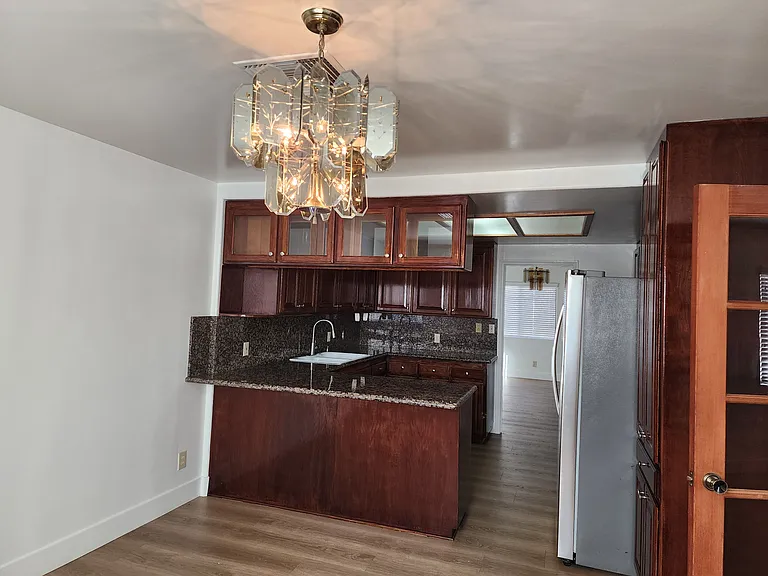 121 Kellog Ave — Photo 35