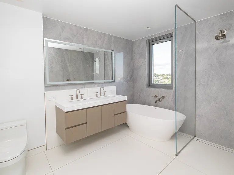One Park Condos — Photo 49