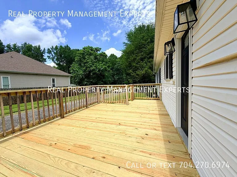 3733 Hayden Dr — Photo 17