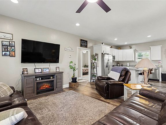 3rd image of 508 Rice Park Dr