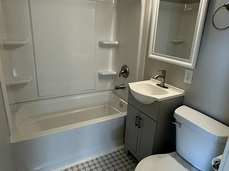 271 Douglas Ave #1 — Photo 7