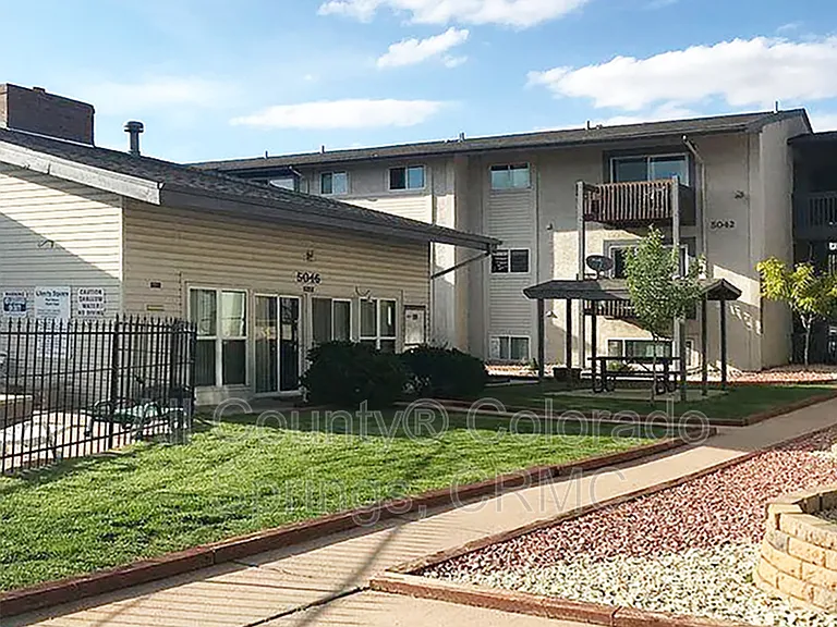 5030 El Camino Dr #8 — Photo 5