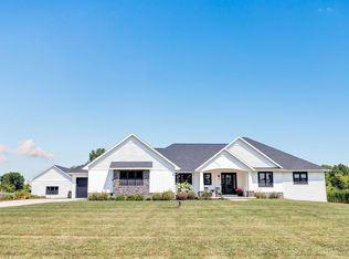 412 Orlando Dr, De Pere, WI 54115
