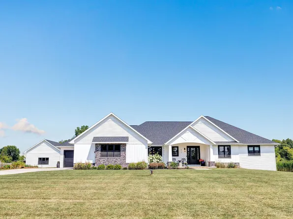 412 Orlando Dr, De Pere, WI 54115