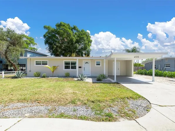 4135 Shore Acres Blvd NE, Saint Petersburg, FL 33703
