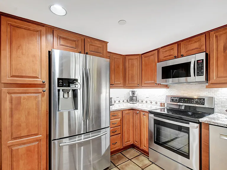 318 Oak Harbour Dr #318 — Photo 8