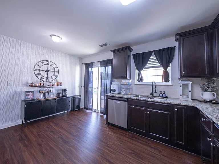 6704 Olivia Way — Photo 10
