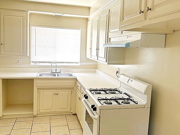 5th image of 2808 W 141st Pl #1