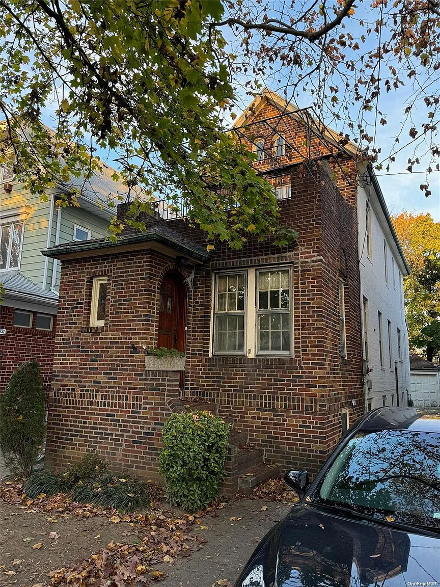 1231 E 29th Street photo 1