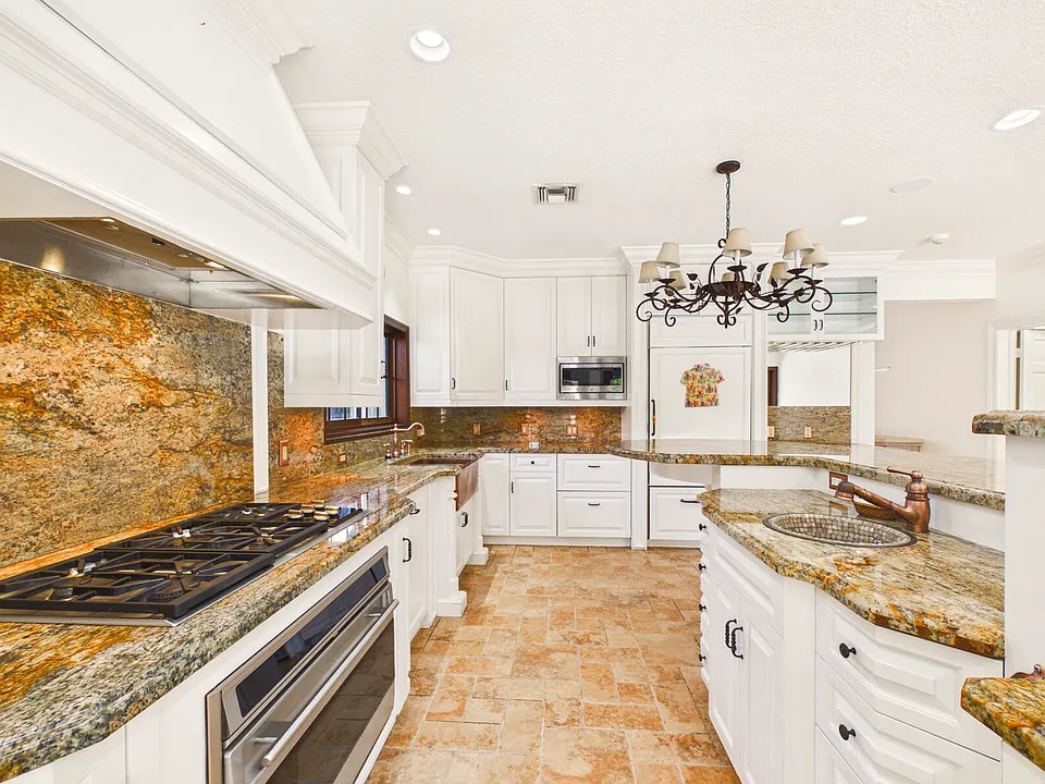 107 Flagler Promenade S
