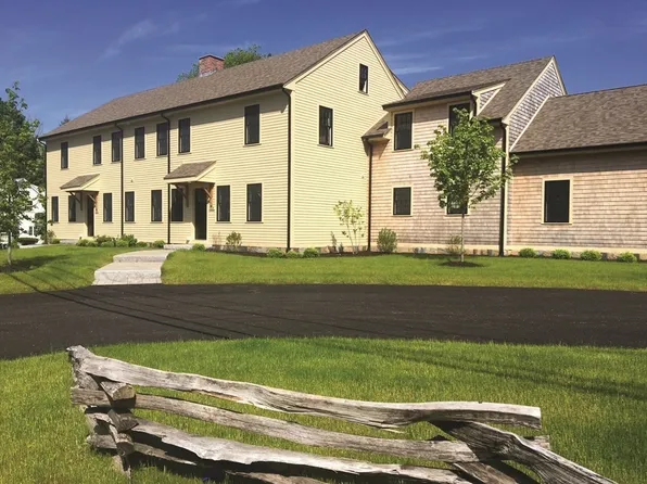 353 Main St, Medfield, MA 02052