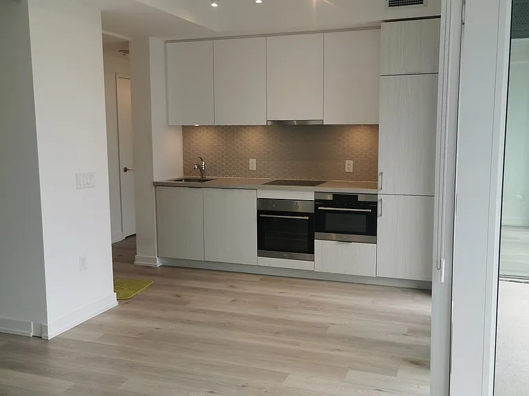 158 Front St E #821 — Photo 10