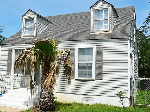 2nd image of 4215 Poinsettia Dr