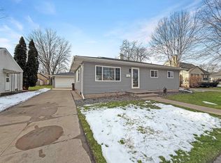 804 John St, Menasha, WI 54952