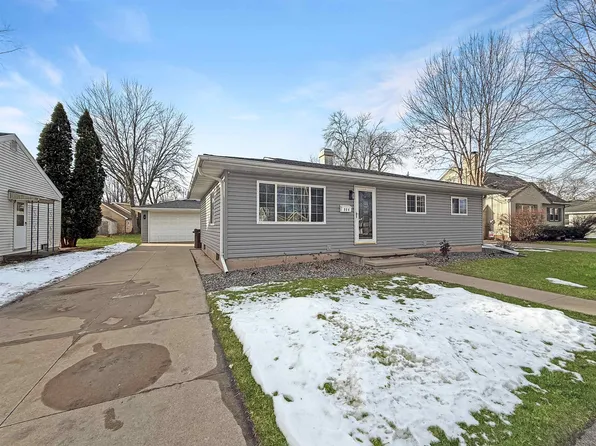 804 John St, Menasha, WI 54952