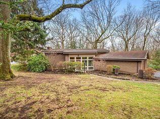 109 Country Ln, Pittsburgh, PA
