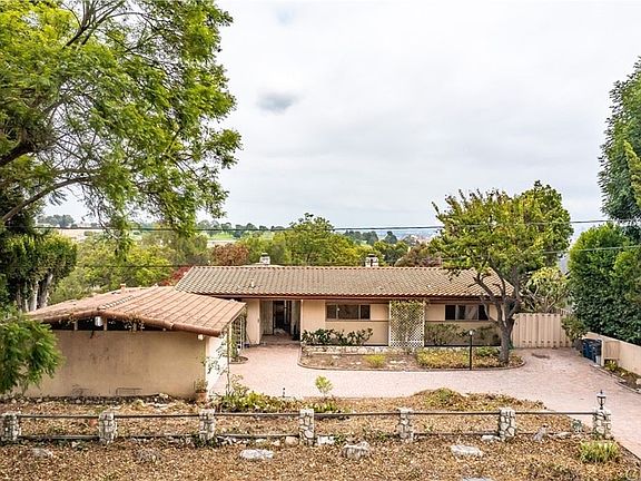 2nd image of 6 Sundown Dr