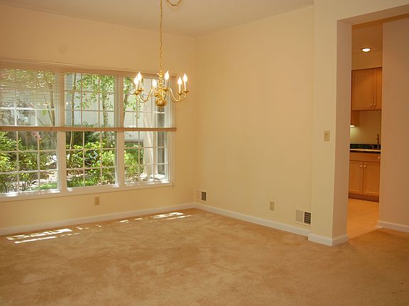 5th image of 70 Doral Greens Dr W