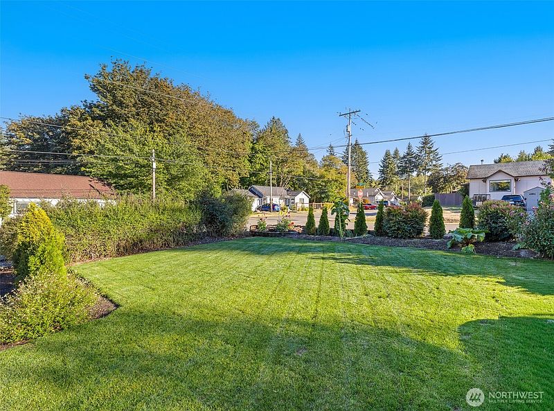 3rd image of 724 Hull Avenue
