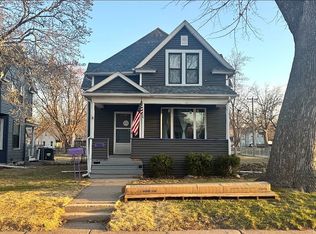 1404 W 14th St, Davenport, IA